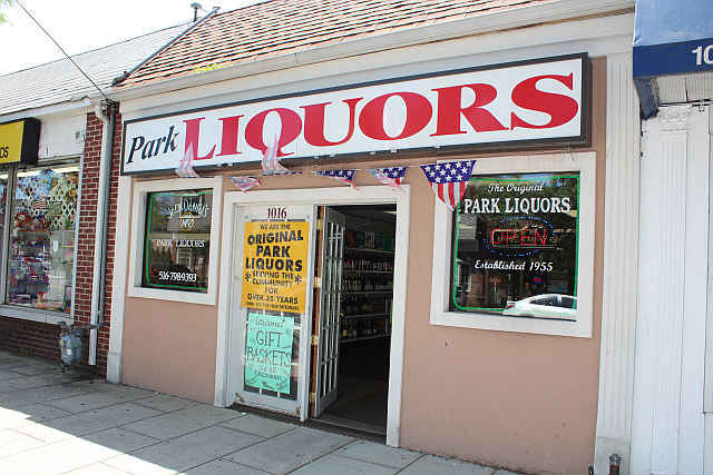 Park Liquors Front Entrance on Park Boulevard